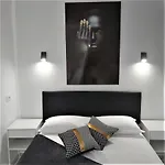 Ricky Place - Chaparral Complex Daire