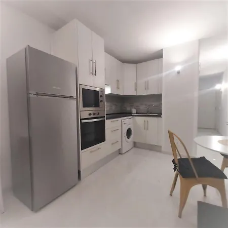 Ricky Place - Chaparral Complex Apartment *